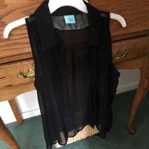 Blouse, sleeveless, button down